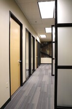 17050-17120 Pilkington Rd, Lake Oswego, OR à louer Photo intérieure- Image 2 de 5