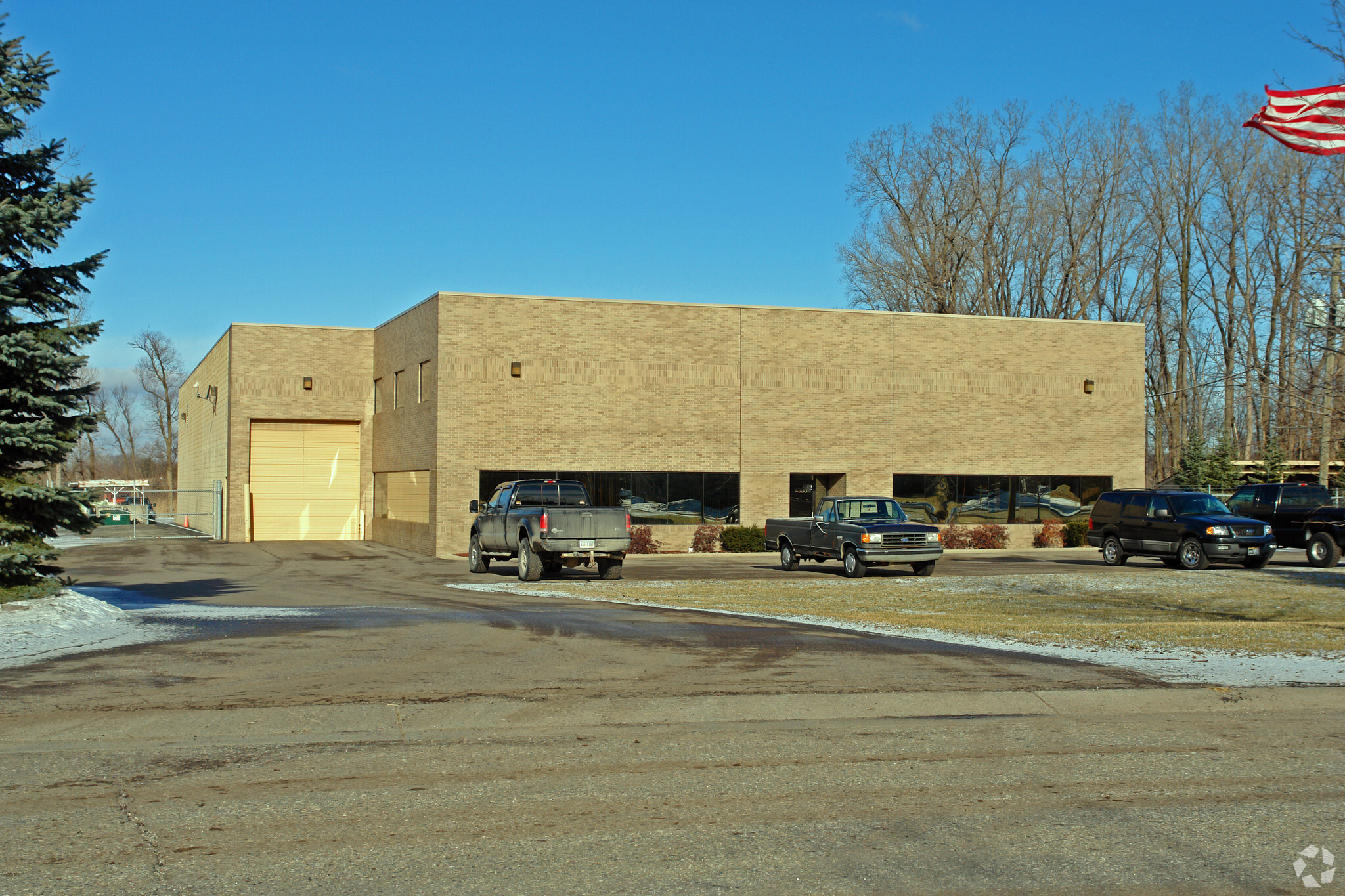 4936 Technical Dr, Milford, MI for lease Primary Photo- Image 1 of 5