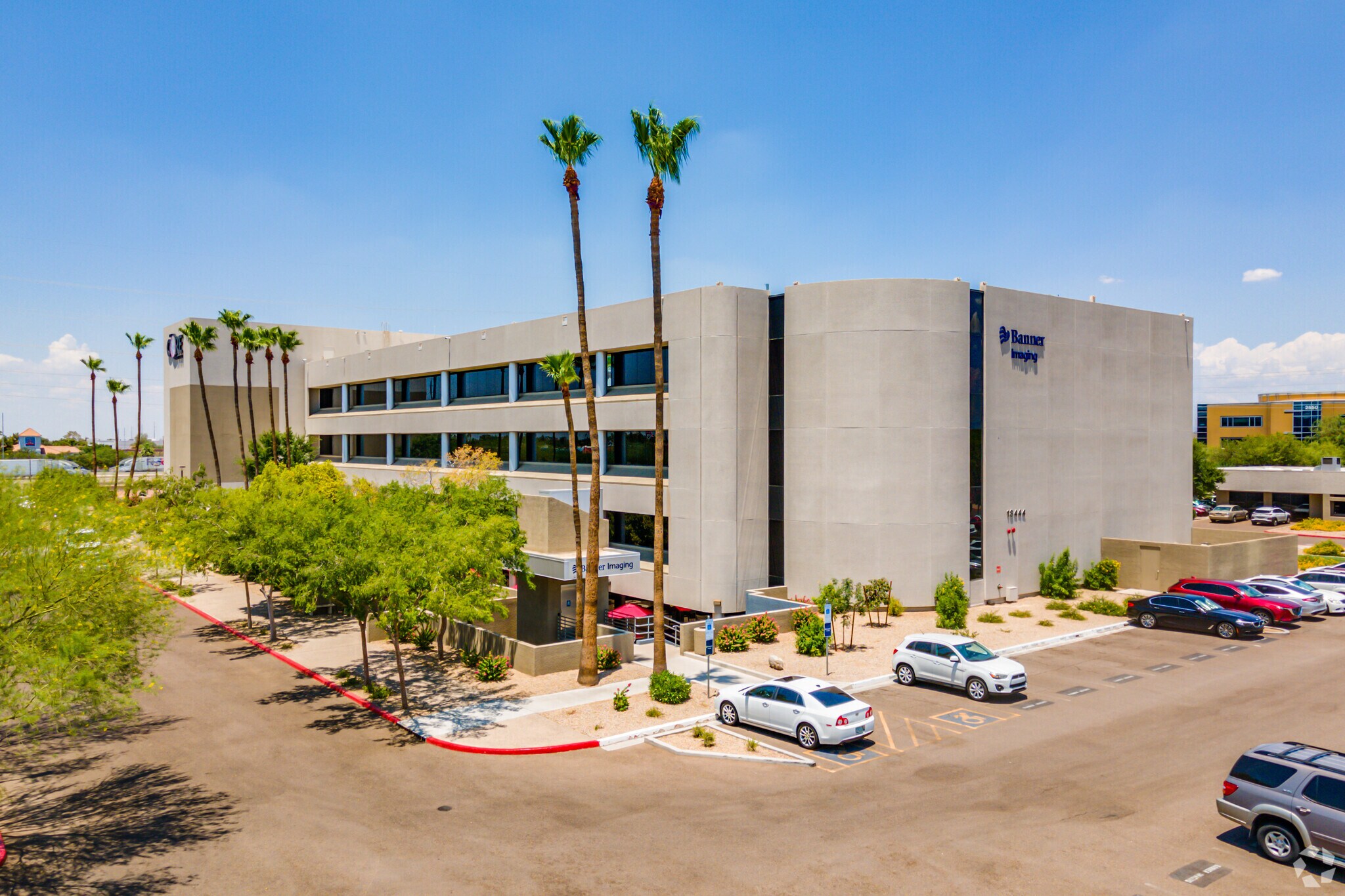 18444 N 25th Ave, Phoenix, AZ à louer Photo du bâtiment- Image 1 de 9