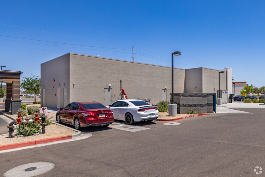 9141 W Glendale Ave, Glendale, AZ à louer - Photo du bâtiment - Image 3 de 5