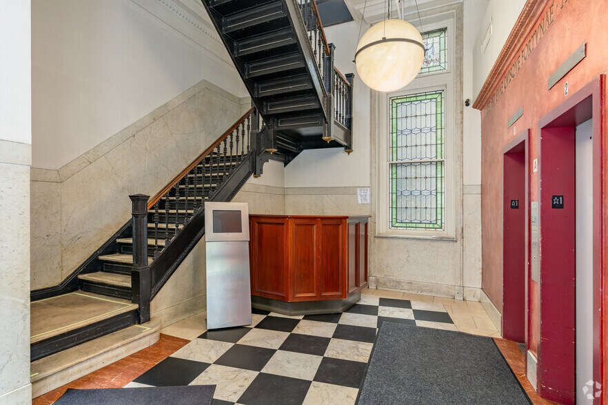 41 E 11th St, New York, NY à louer - Hall d’entrée - Image 2 de 5