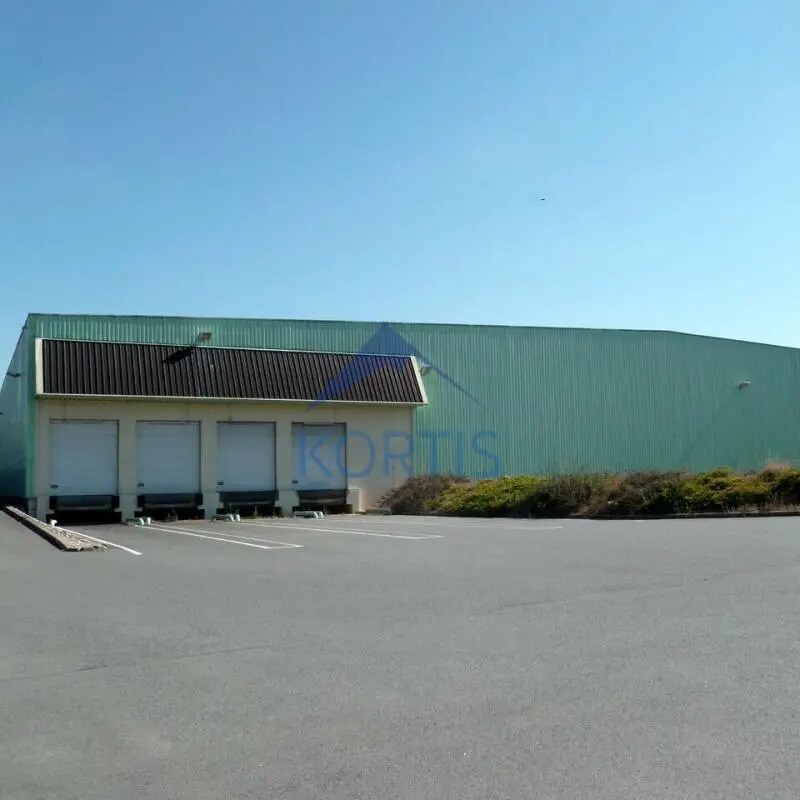 Flex in Belleville-en-Beaujolais for lease Building Photo- Image 1 of 2