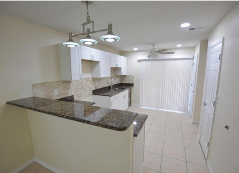3011 Ernest Dr, Auburndale, FL à vendre - Photo intérieure - Image 3 de 7
