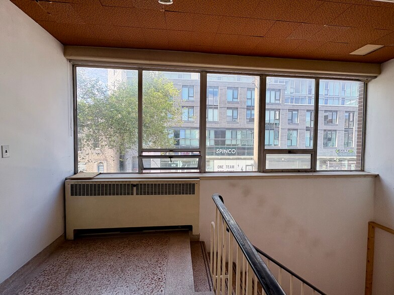 461 Princess St, Kingston, ON à louer - Photo du bâtiment - Image 3 de 8