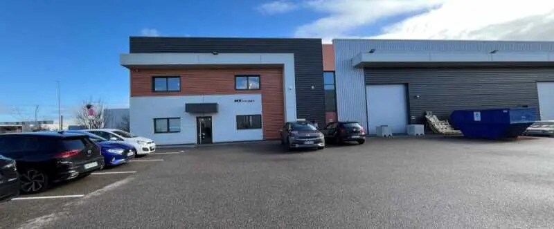 1623 Avenue Henri Schneider, Jonage à louer - Photo du bâtiment - Image 1 de 3