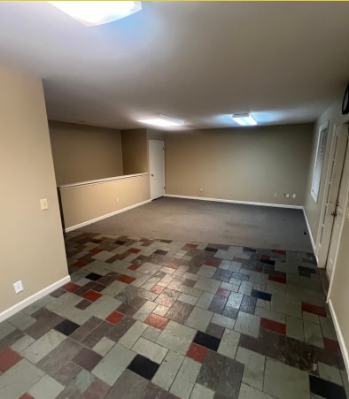 7927 Big Bend Blvd, Saint Louis, MO for sale - Interior Photo - Image 2 of 5