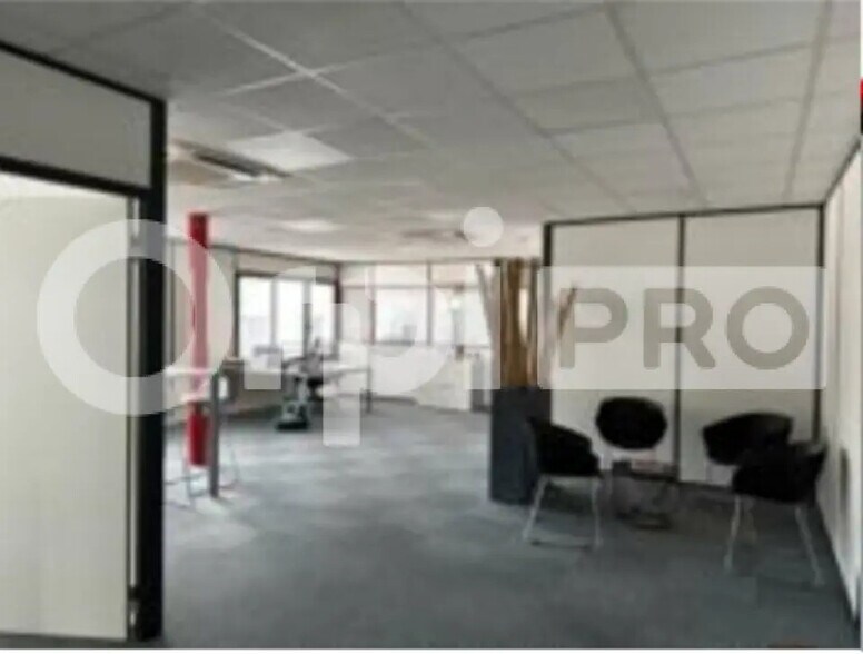 Office in Villefranche-sur-Saône for lease - Interior Photo - Image 3 of 4