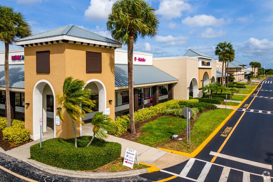 3941 Tamiami Trl, Punta Gorda, FL à louer - Photo du bâtiment - Image 3 de 11