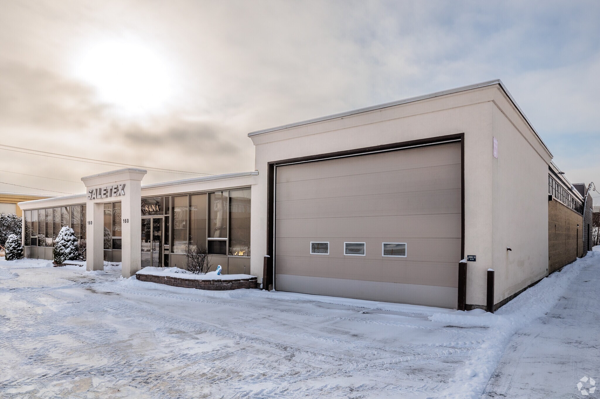 160 Montée de Liesse, Montréal, QC à vendre Photo principale- Image 1 de 1