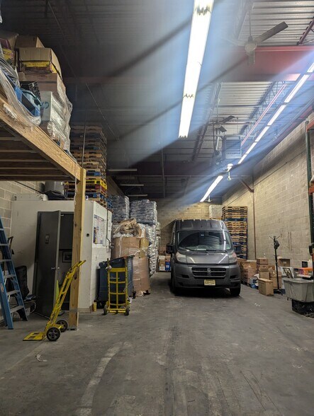 1132 49th Ave, Long Island City, NY à louer - Photo intérieure - Image 2 de 2