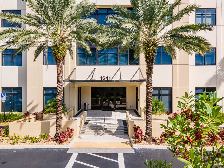 1641 Worthington Rd, West Palm Beach, FL à louer - Photo du bâtiment - Image 3 de 22