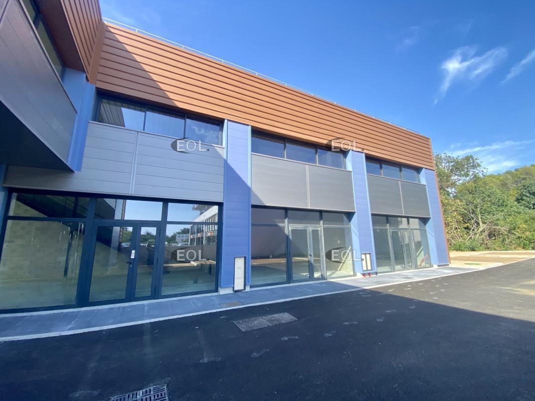 Flex in Roquevaire for lease Building Photo- Image 1 of 4