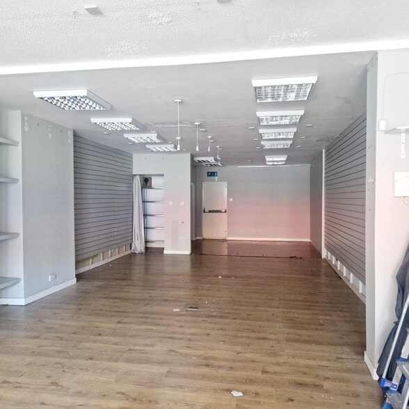 18 Banks Rd, Wirral for lease - Building Photo - Image 2 of 2