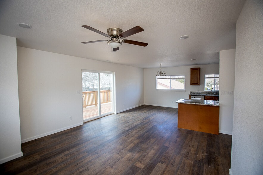 4087 S Clarkson St, Englewood, CO à vendre - Photo principale - Image 1 de 23