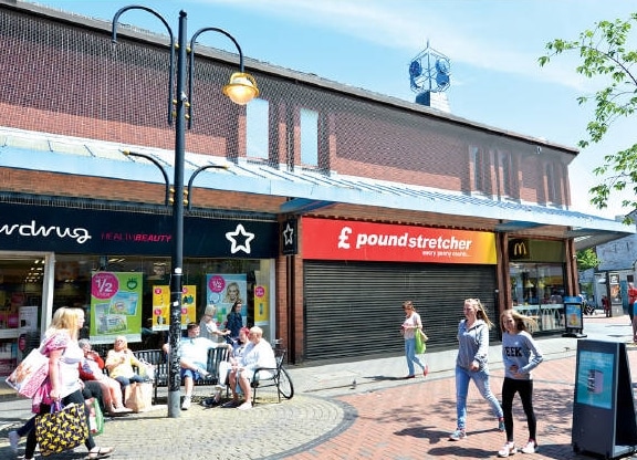 24-30 Liscard Way portfolio of 4 properties for sale on LoopNet.ca - Primary Photo - Image 2 of 4