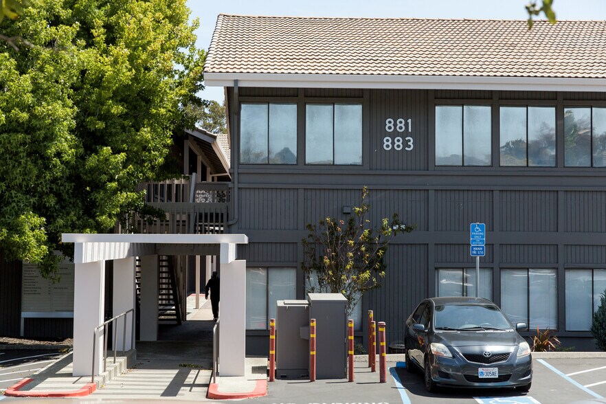 901-903 Sneath Ln, San Bruno, CA à louer - Photo du bâtiment - Image 1 de 6