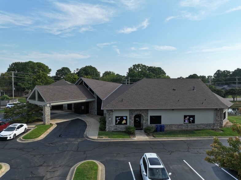3025 Fountain Dr, Conway, AR à louer - Photo du bâtiment - Image 3 de 15