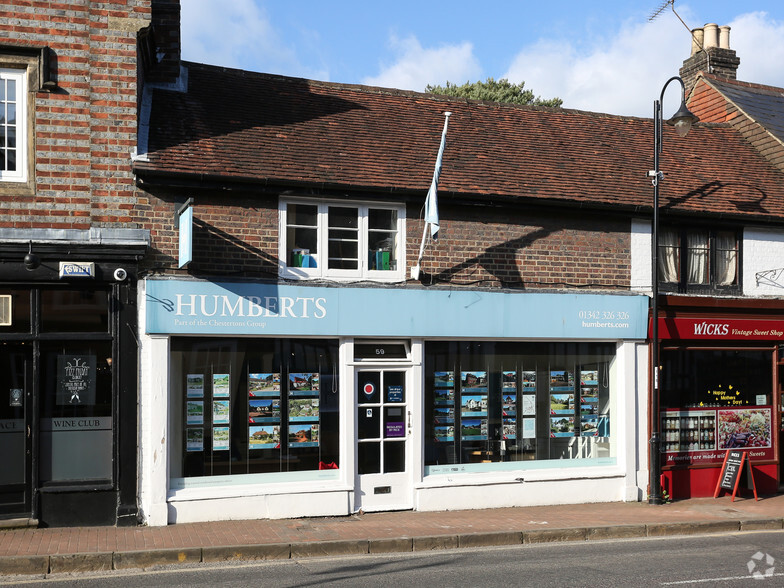 59 High St, East Grinstead for sale - Primary Photo - Image 1 of 1