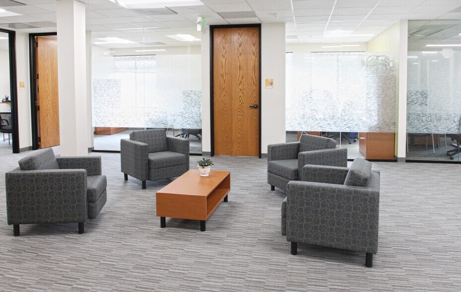 30 Ragsdale Dr, Monterey, CA à louer - Photo intérieure - Image 2 de 4