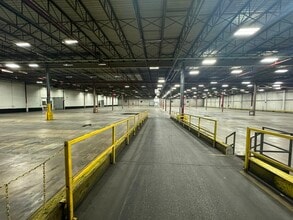 2500 N 22nd St, Decatur, IL for lease Interior Photo- Image 2 of 4