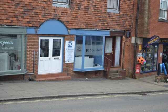 11 High St, Alton à louer - Photo du bâtiment - Image 2 de 3