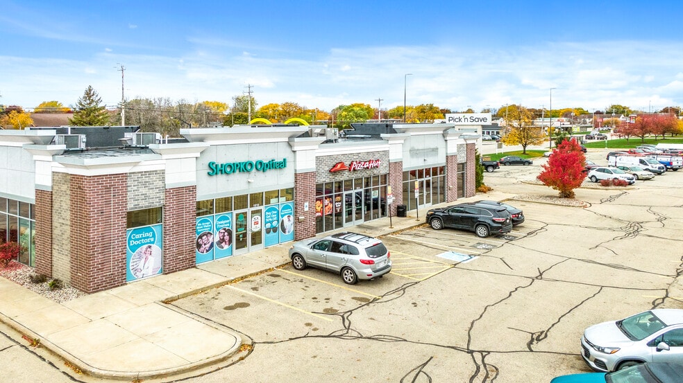 210-240 W Murdock Ave, Oshkosh, WI à louer - Photo du bâtiment - Image 3 de 7
