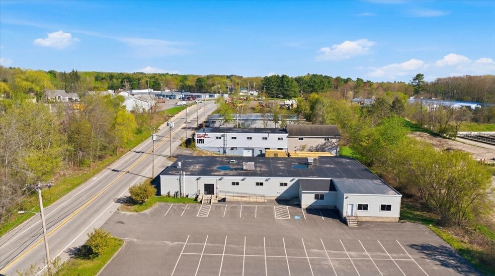 551 Lincoln St, Lewiston, ME à vendre - Photo du bâtiment - Image 2 de 8