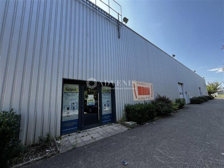 Local d'activités dans Eckbolsheim à vendre - Photo du bâtiment - Image 2 de 7