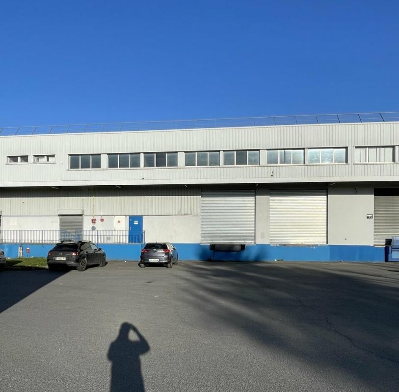 Industrial in Goussainville for lease Building Photo- Image 1 of 7