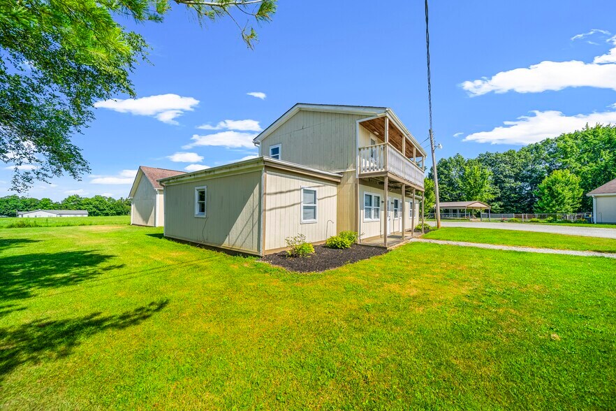 91 Grand Valley Ave, Orwell, OH à louer - Photo du bâtiment - Image 3 de 5