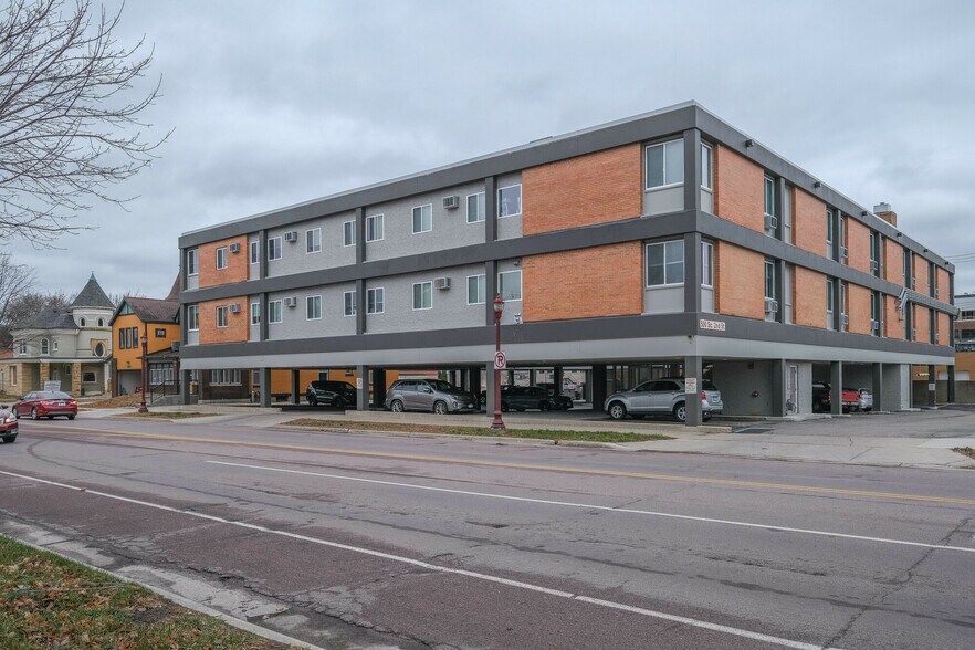 500 S 2nd St, Mankato, MN à vendre - Photo du bâtiment - Image 2 de 31