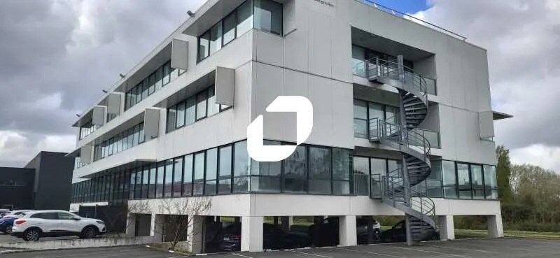 Office in Mérignac for lease - Building Photo - Image 1 of 17
