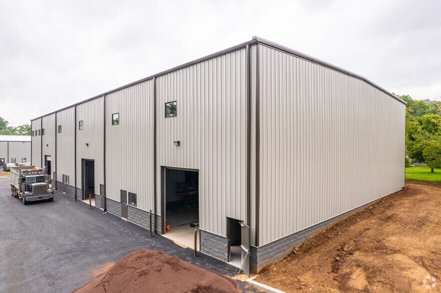 17 Industrial dr, New Britain, PA à louer - Photo principale - Image 1 de 1