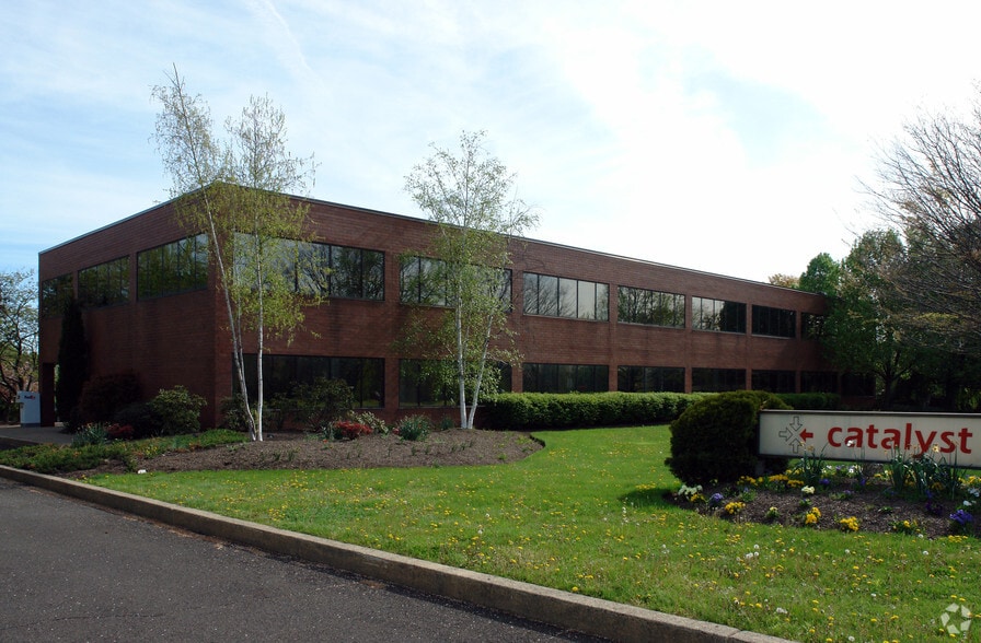 125 Pheasant Run, Newtown, PA for lease - Building Photo - Image 3 of 5