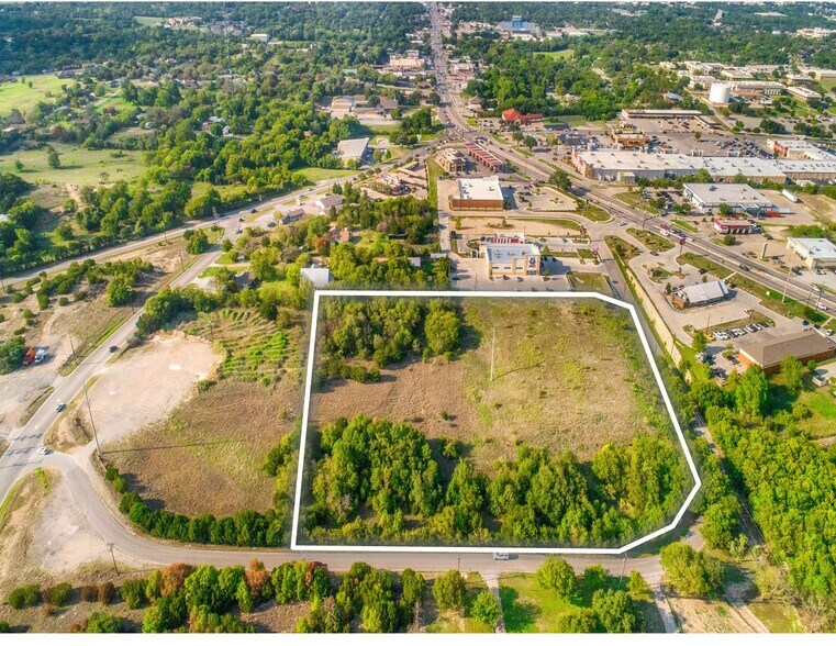 112 Cleburne Ave, Weatherford, TX à vendre - Photo du bâtiment - Image 3 de 9