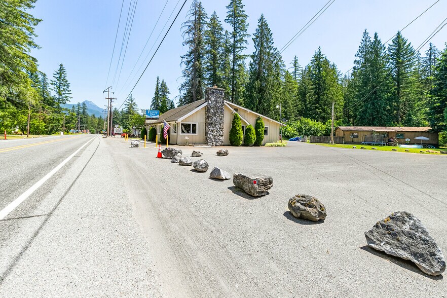 7461 MT Baker Hwy, Deming, WA à vendre - Photo du bâtiment - Image 2 de 41