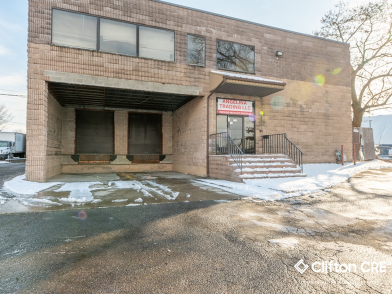 231 Clifton Blvd, Clifton, NJ for lease - Primary Photo - Image 1 of 12