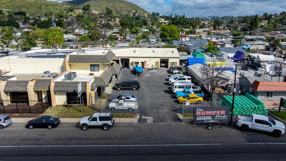 1250 Greenfield Dr, El Cajon, CA à vendre - Photo du bâtiment - Image 3 de 12