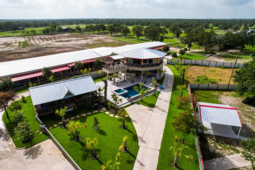 1331 Parker rd, Muldoon, TX à vendre - Photo du bâtiment - Image 3 de 9