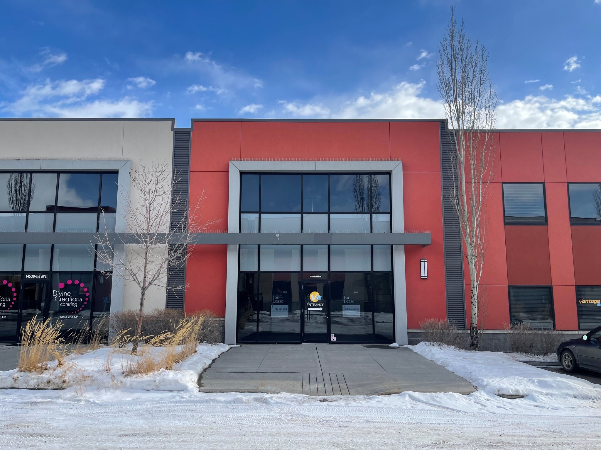 14560-14588 116th Ave NW, Edmonton, AB à louer Photo intérieure- Image 1 de 7