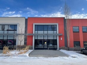 14560-14588 116th Ave NW, Edmonton, AB à louer Photo intérieure- Image 1 de 7