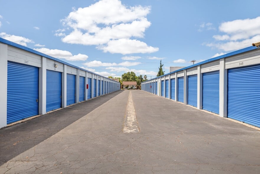 2961 Fruitridge Rd, Sacramento, CA for sale - Building Photo - Image 3 of 5