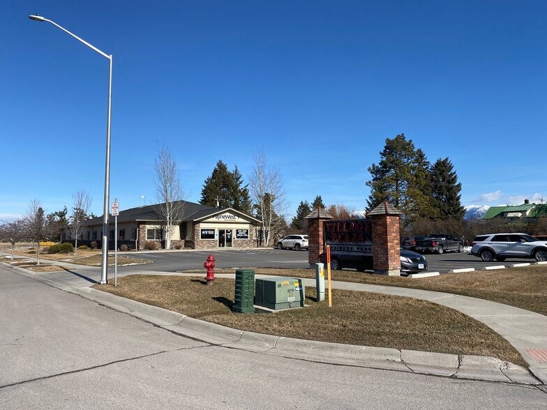 33 Village Loop Rd, Kalispell, MT à louer - Photo du bâtiment - Image 2 de 14