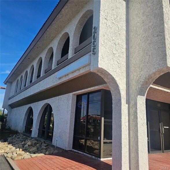 2055 Hamner Ave, Norco, CA à louer - Photo du bâtiment - Image 3 de 18