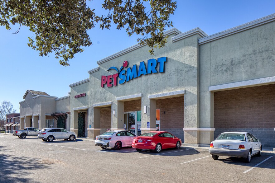 Spreckels Park Shopping Center portefeuille de 3 propriétés à vendre sur LoopNet.ca - Photo du bâtiment - Image 2 de 13