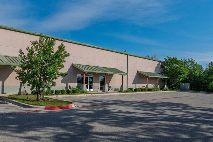 2105 Ranch Road 620 S, Lakeway, TX à louer - Photo du bâtiment - Image 2 de 27