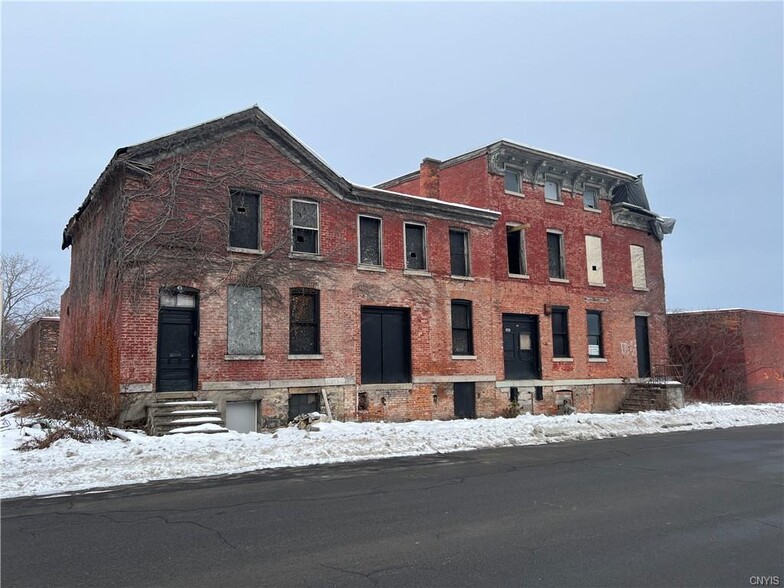 106 Hotel St, Utica, NY à vendre - Photo du bâtiment - Image 1 de 1