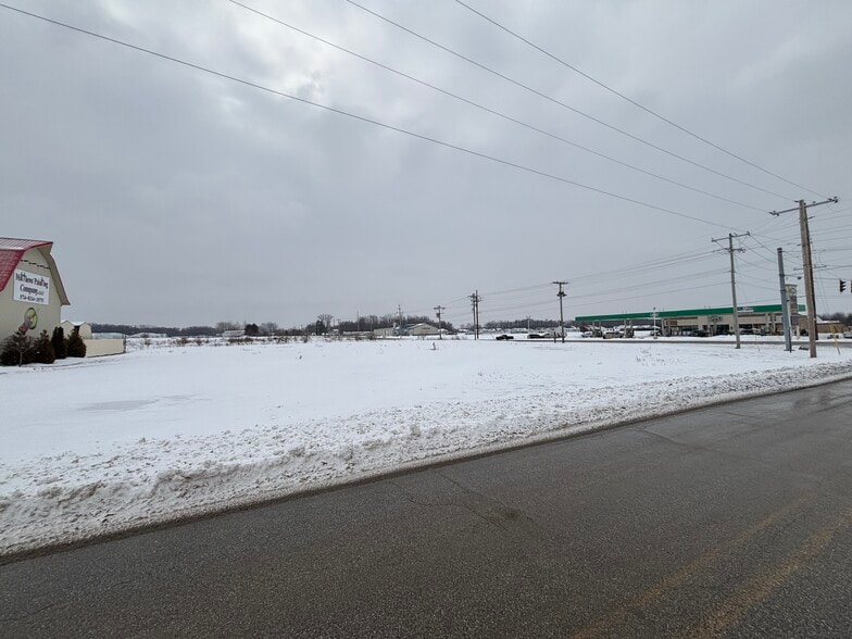 8049 E 500 N, Leesburg, IN à vendre - Photo du bâtiment - Image 2 de 4