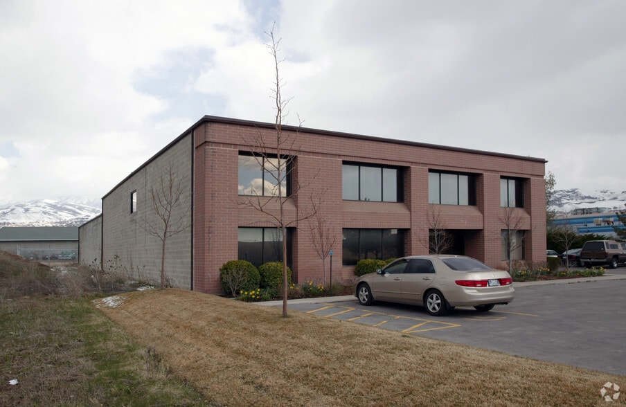 520 N 400 W, North Salt Lake, UT à louer - Photo du bâtiment - Image 2 de 34
