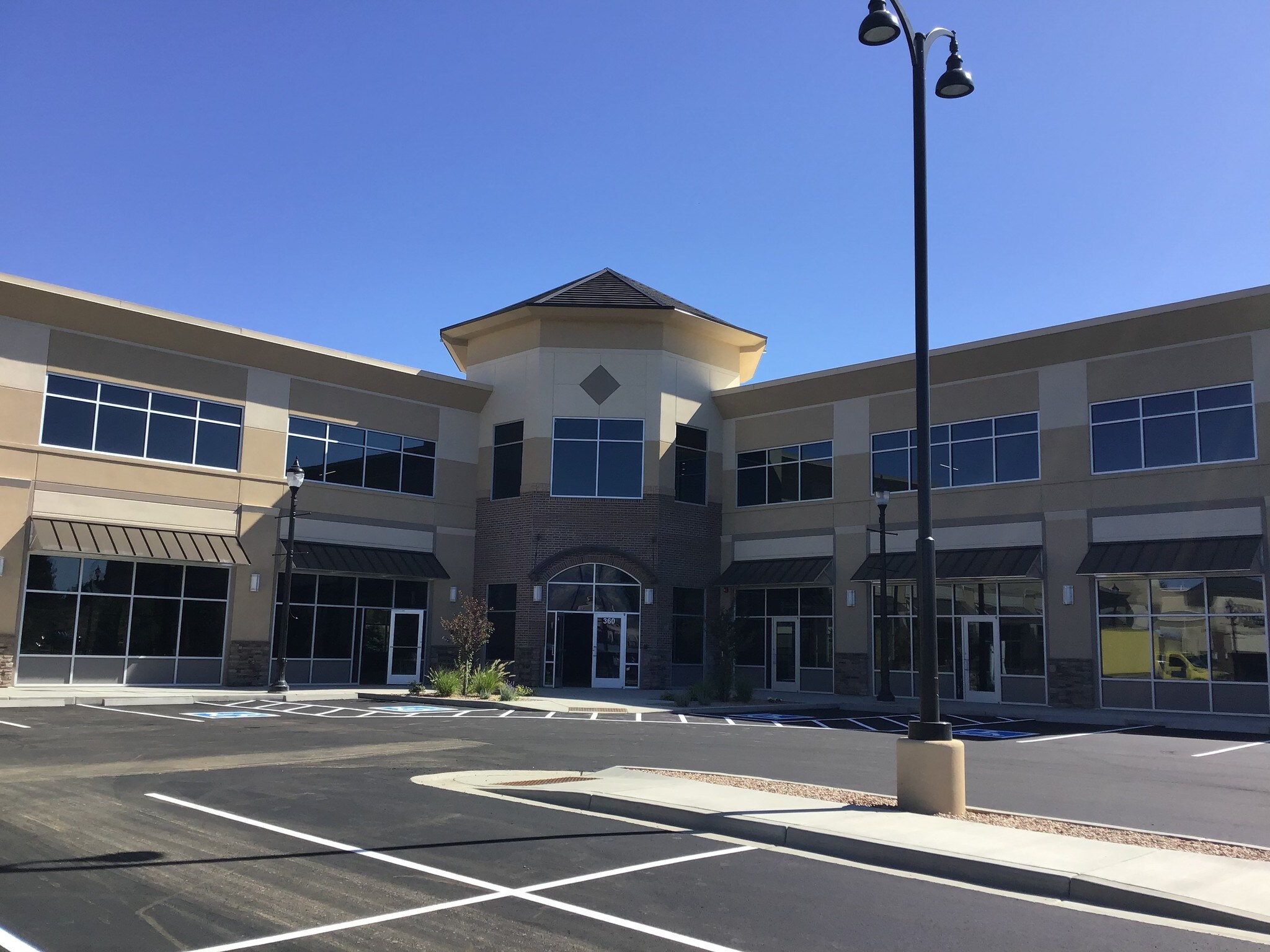 360 W Park Dr, Grand Junction, CO for lease Building Photo- Image 1 of 36